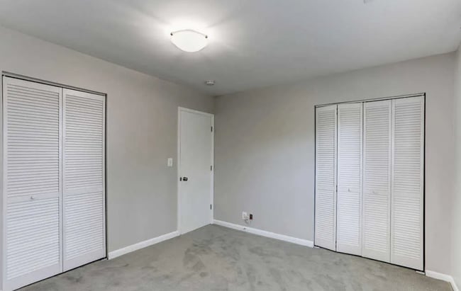 Building Photo - 4645 28th Rd S