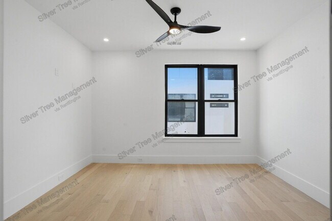 Building Photo - 4520 Cabell Dr