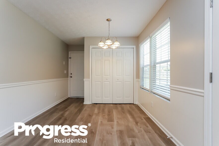 Building Photo - 139 Woodwind Way