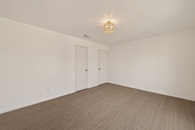 Building Photo - 3517 Denio Dr