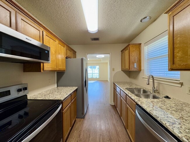 Building Photo - Duplex