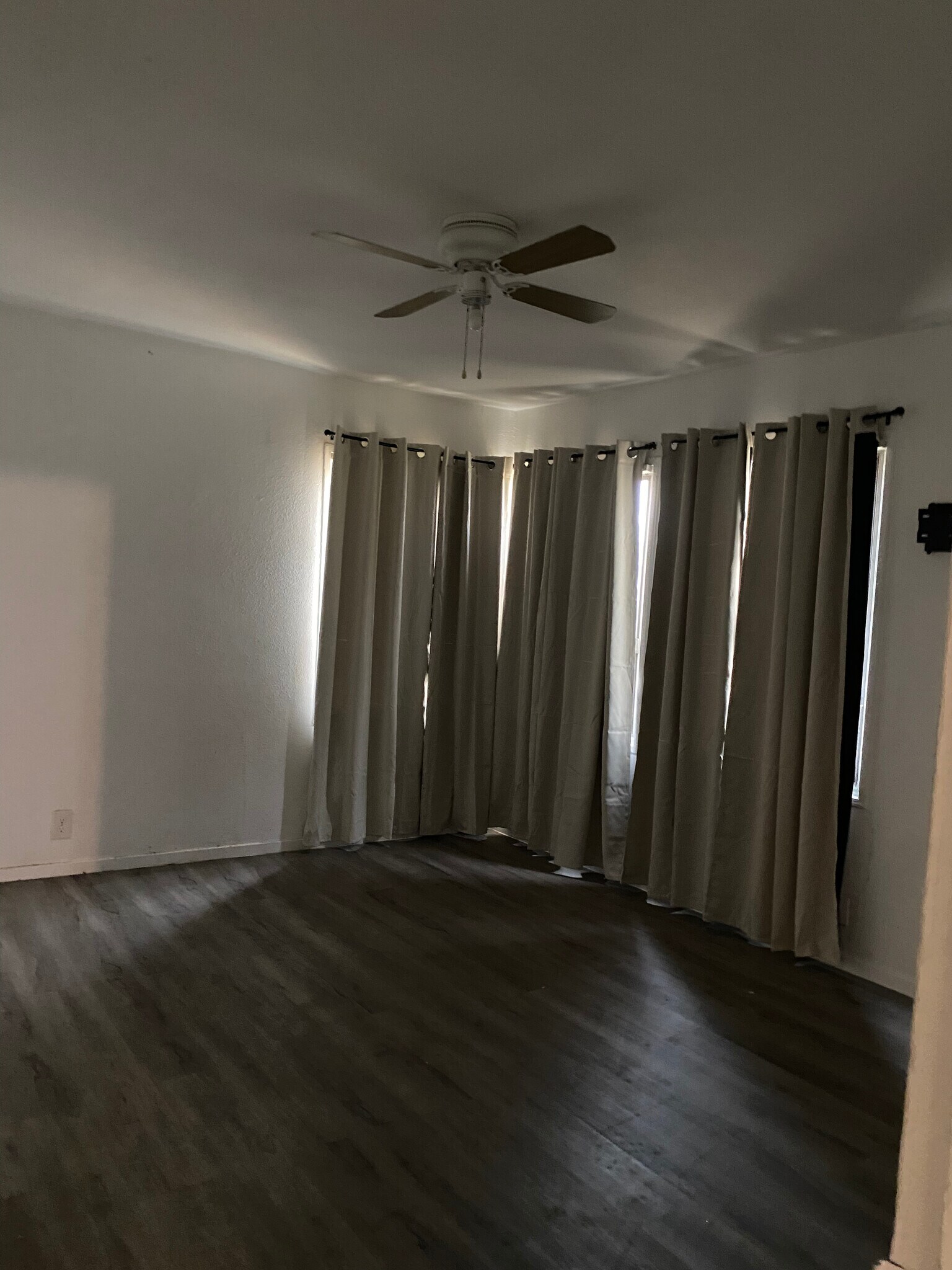 BEDROOM 1 - 45127 Division St