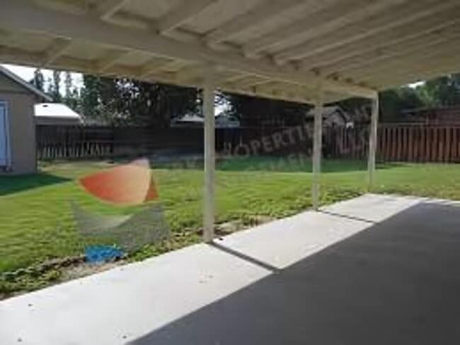 Building Photo - 720 Graf Dr