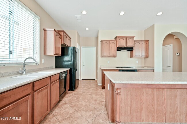 Building Photo - 1165 E Gail Dr