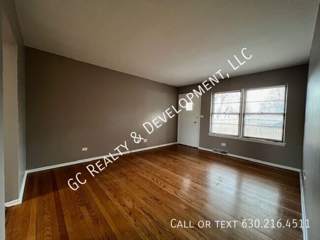 Building Photo - 4323 Elm St