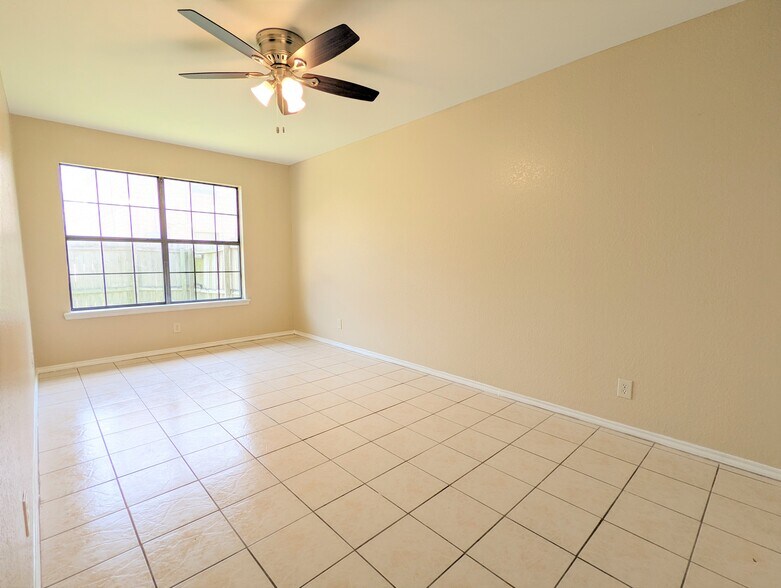 Building Photo - 131 Las Palmas St