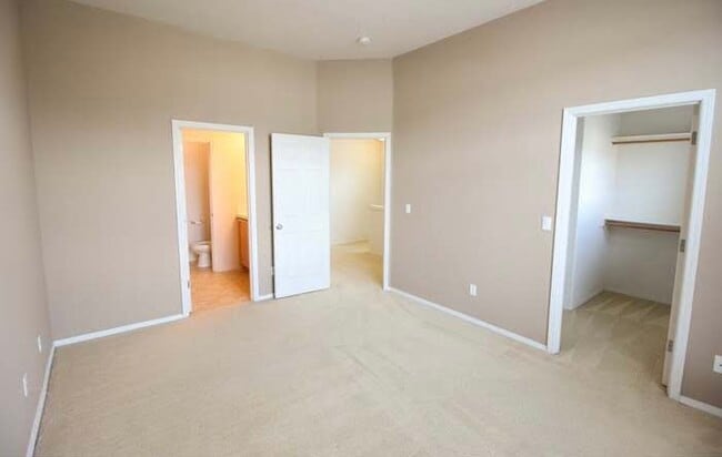 Building Photo - 17236 SW Berkeley Ln