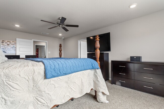 Building Photo - 8588 Palmetto Dr