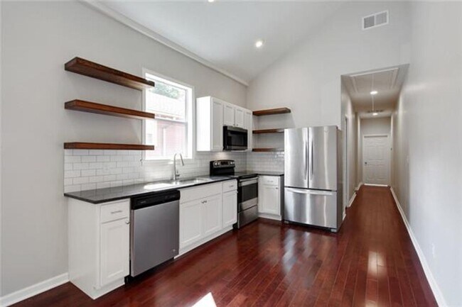 Building Photo - 2534-2536 Lavender St