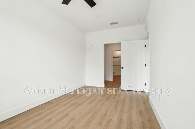 Building Photo - 221 S Bumby Ave