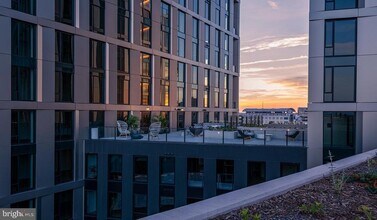 Building Photo - 4710 Elm St
