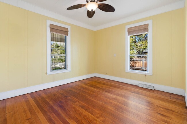 Building Photo - 113 Garden St