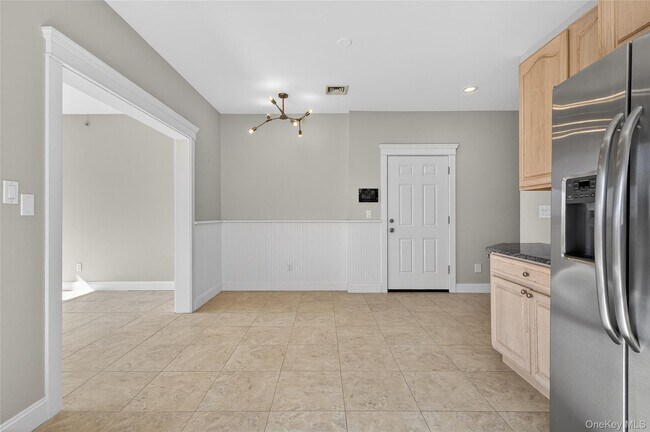 Building Photo - 24 Bayville Ave