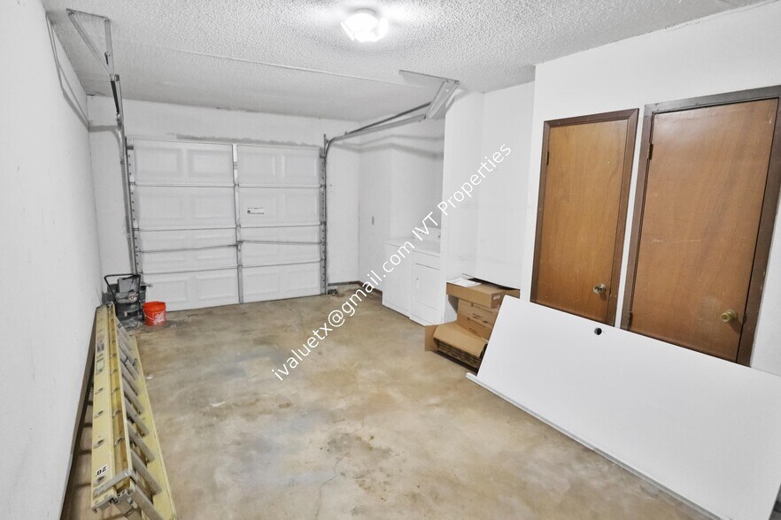 Building Photo - 7912 Echo Wind St
