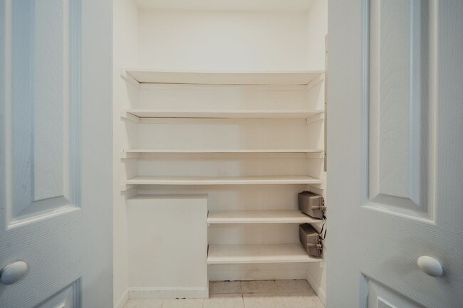 Building Photo - SHORT TERM - Spacious 3-Bedroom home with Wrap-Around Porch