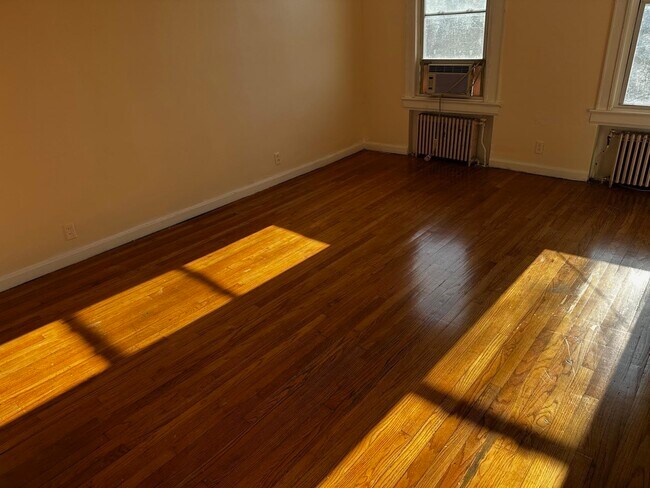 Building Photo - 28 Lincoln St