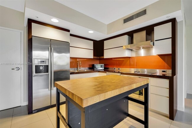 Building Photo - 2155 Washington Ct