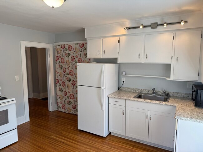 Building Photo - 1476 Ridge Rd