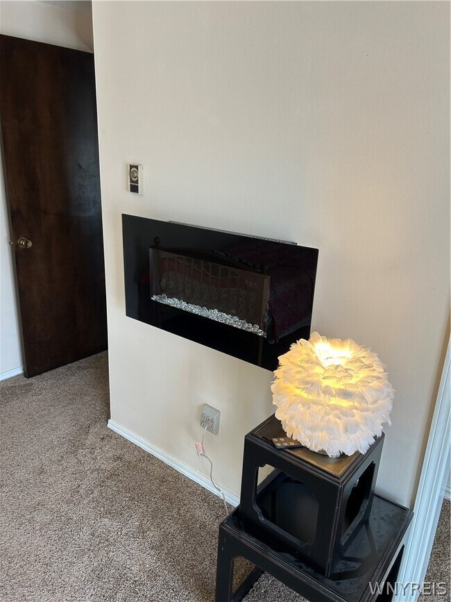 Building Photo - 307 Cayuga Rd