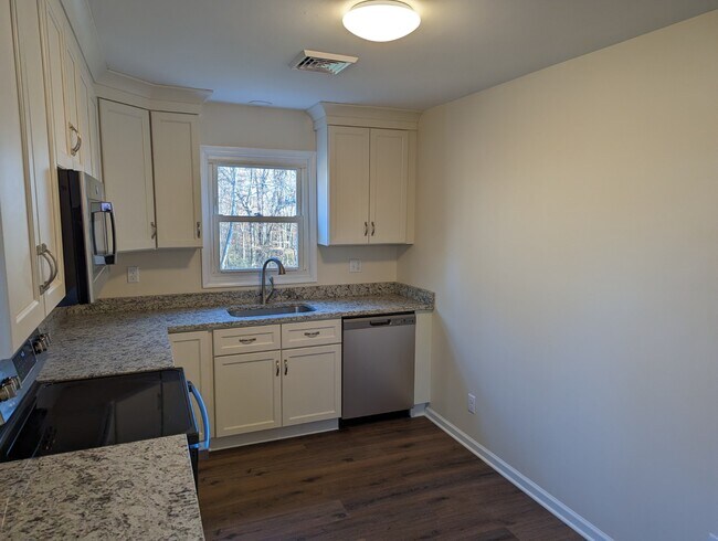 Building Photo - 1836 Perryville Rd