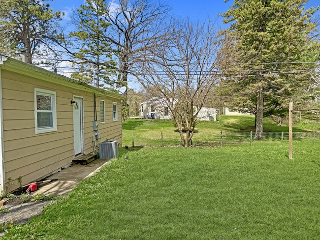 Building Photo - 36855 N Elizabeth Ct