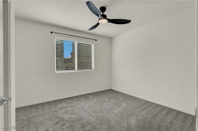 Building Photo - 2662 Champagne Gold Ave