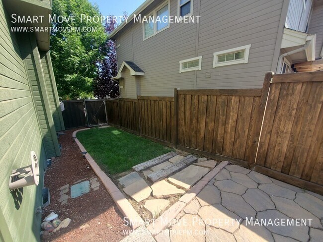 Building Photo - 4251 E Homestead Rim Dr