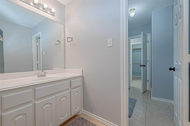Building Photo - 16523 Pinon Vista Dr