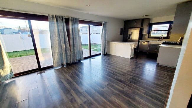 Building Photo - 202 Highbury Dr