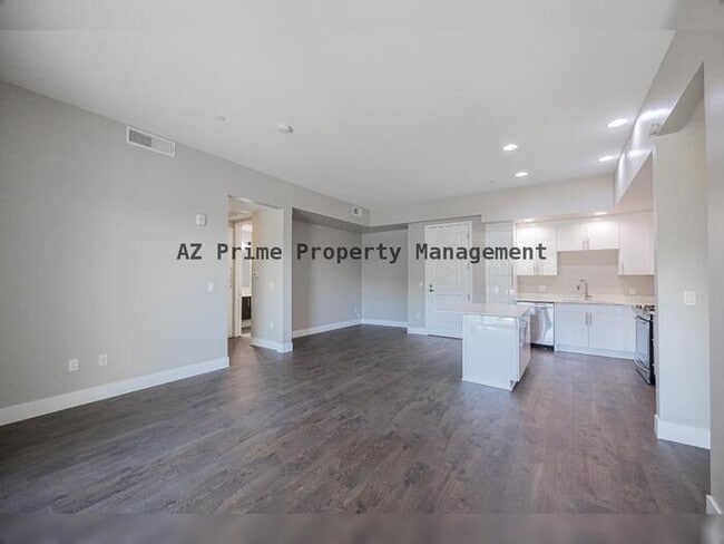 Building Photo - 7300 E Earll Dr