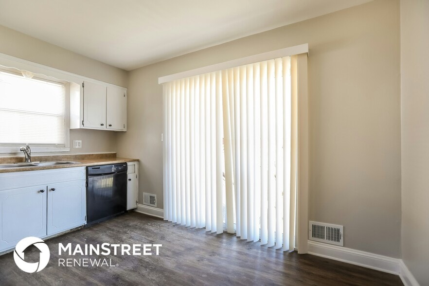 Building Photo - 11923 Manchester Ave