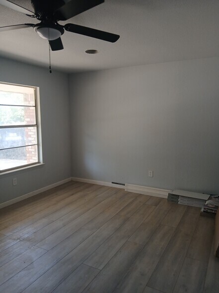 Building Photo - 4448 State St