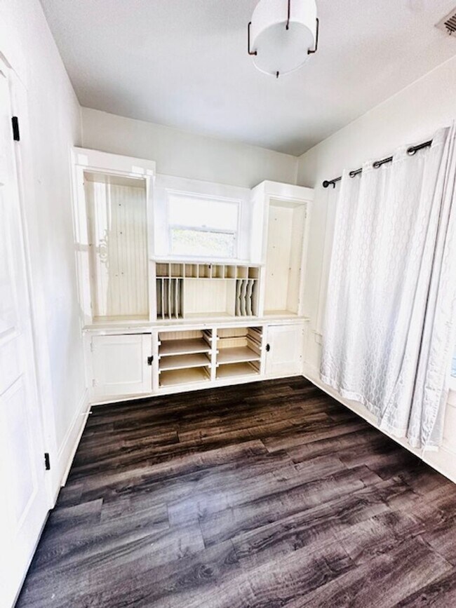 Building Photo - Charming 3 Bed / 1 Bath Home in the Heart of the Tower District