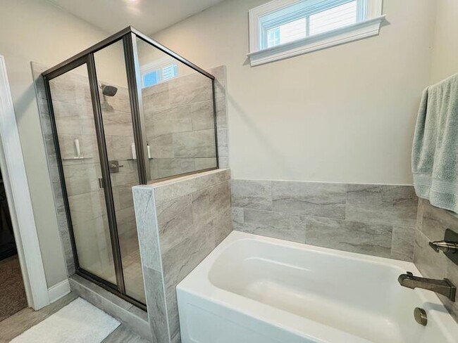 Building Photo - Pre-leasing for an April Move in-TOWN MADISON