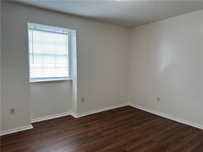 Building Photo - 59 Carriage Ln