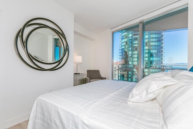 Building Photo - 338 Main St