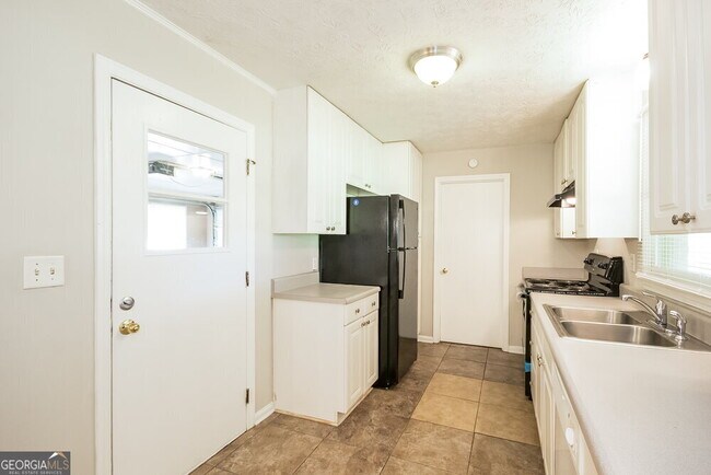 Building Photo - 3730 Sunny Hill Dr