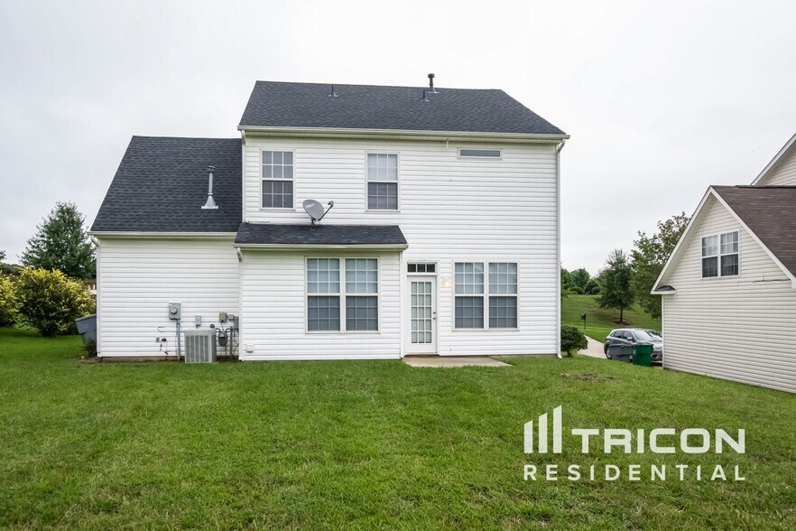 Building Photo - 4643 Fox Thorne Dr