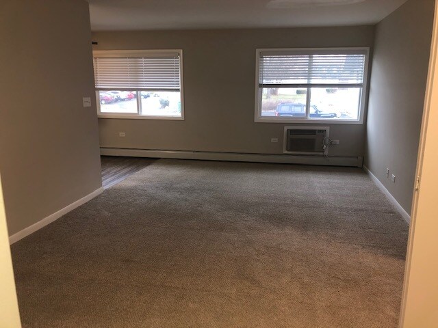 Building Photo - Carriage House Apartments LLC