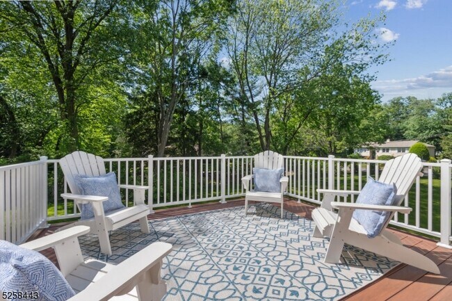 Building Photo - 204 Deerfield Ln