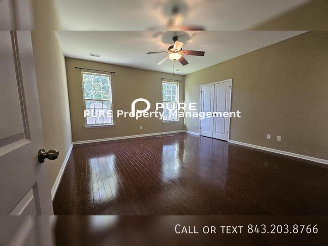 Building Photo - Spacious 5 Bed 4.5 Bath - Available NOW!