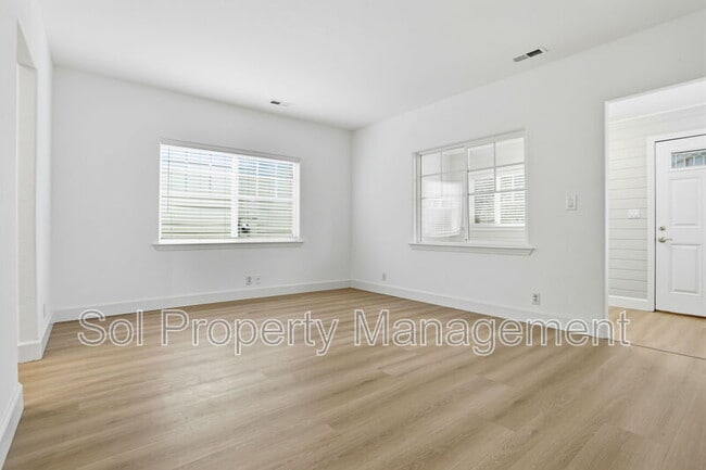 Building Photo - 2625 Howe St