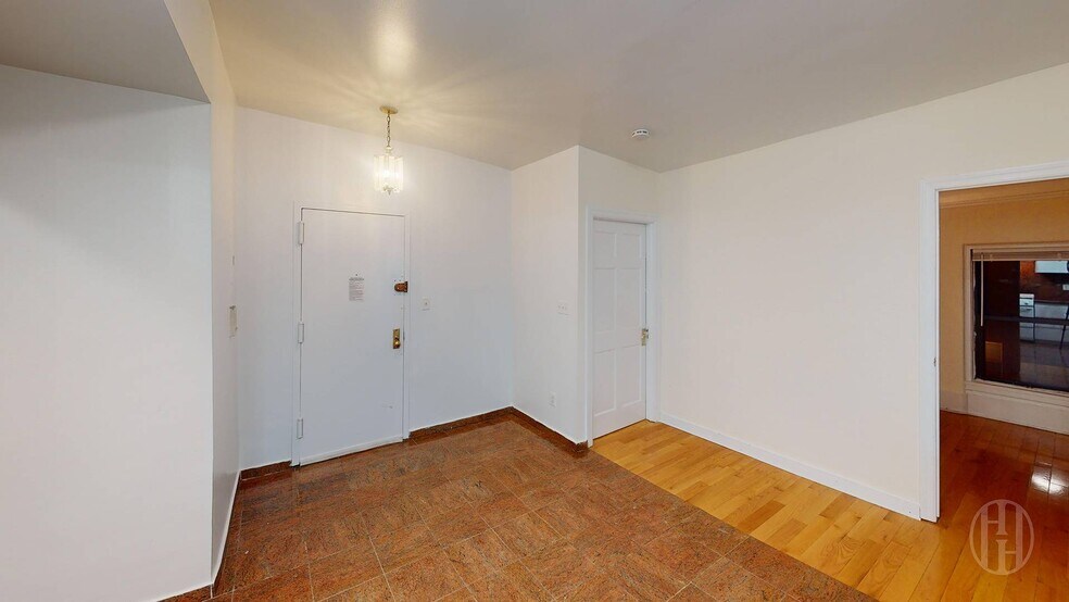 Building Photo - 29 E 37th St