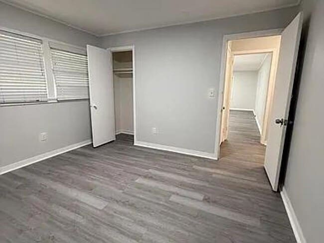 Building Photo - Fresh, Bright & Move-In Ready on Willow Lane!