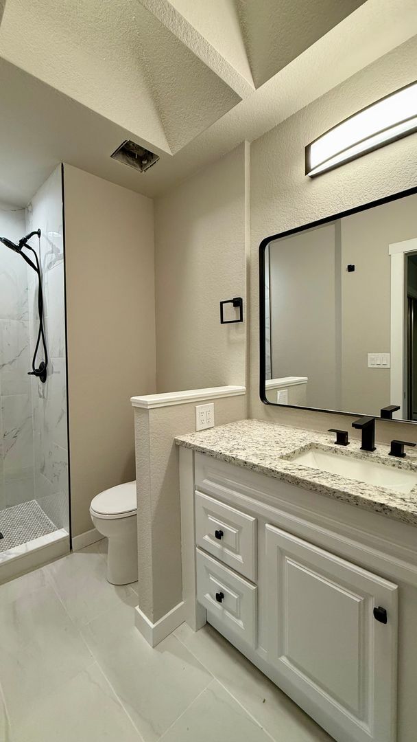 Building Photo - Stylish 3-Bedroom Remodel with Two Firepla...