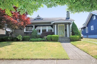 Building Photo - 3412 NE 59th Ave