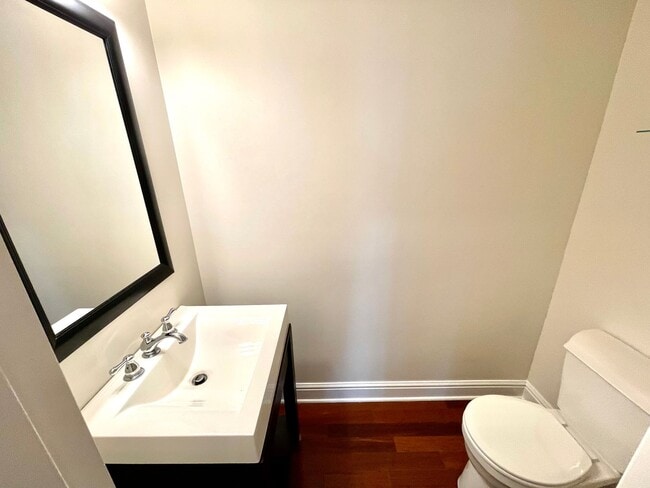 Building Photo - Amazing 4 Bedroom House! Hardwood, 2.5 Baths Stainless, A/C