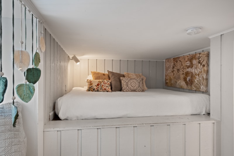 Building Photo - 540 E Pine St