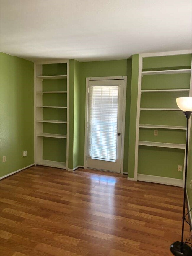 Building Photo - 10555 Turtlewood Ct