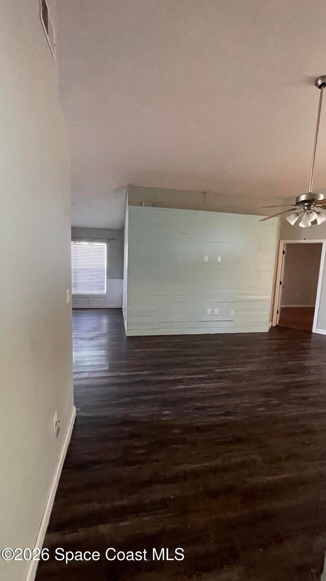 Building Photo - 2555 Street Pauls Dr